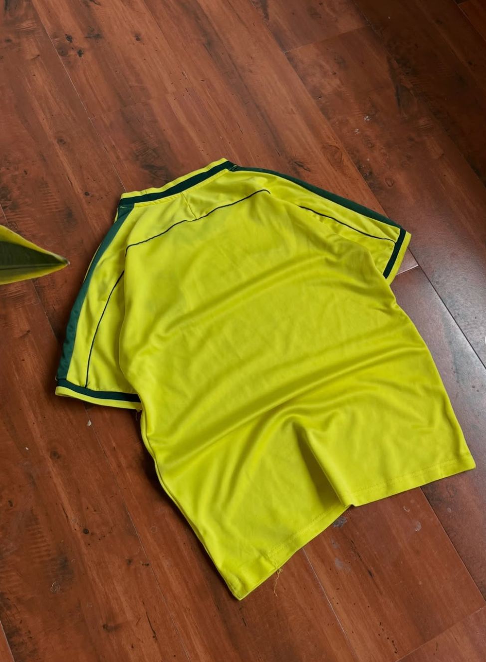 VINTAGE 1998-2000 BRAZIL HOME JERSEY ( RARE FIND )