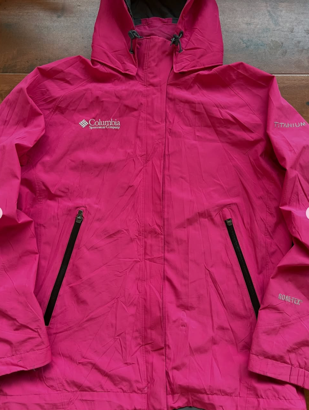 VINTAGE GORE-TEX COLUMBIA JACKET (WATERPROOF, DETACHABLE HOOD) (RARE FIND, BEST FOR STYLING)