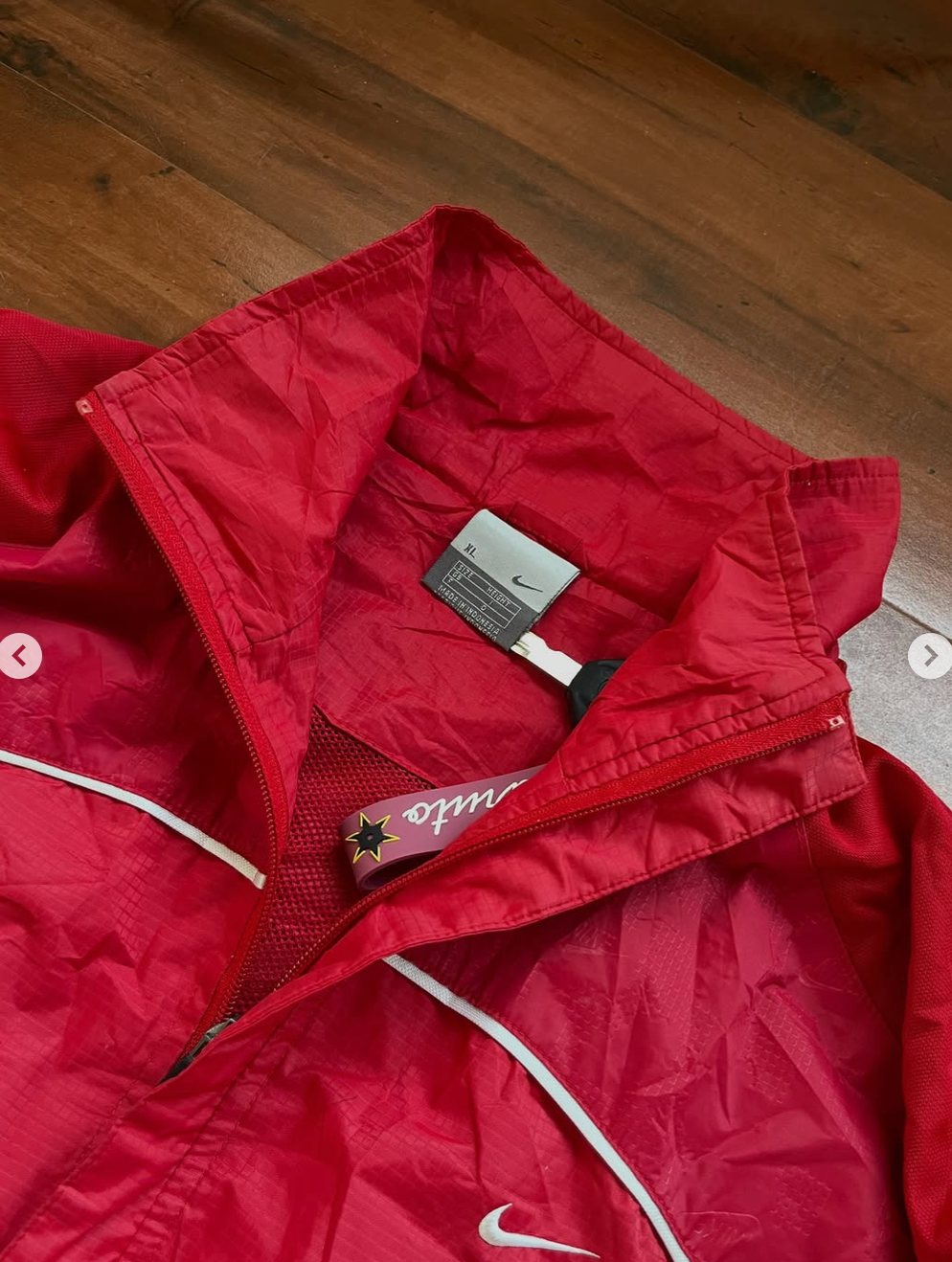 VINTAGE NIKE JACKET (RARE FIND)