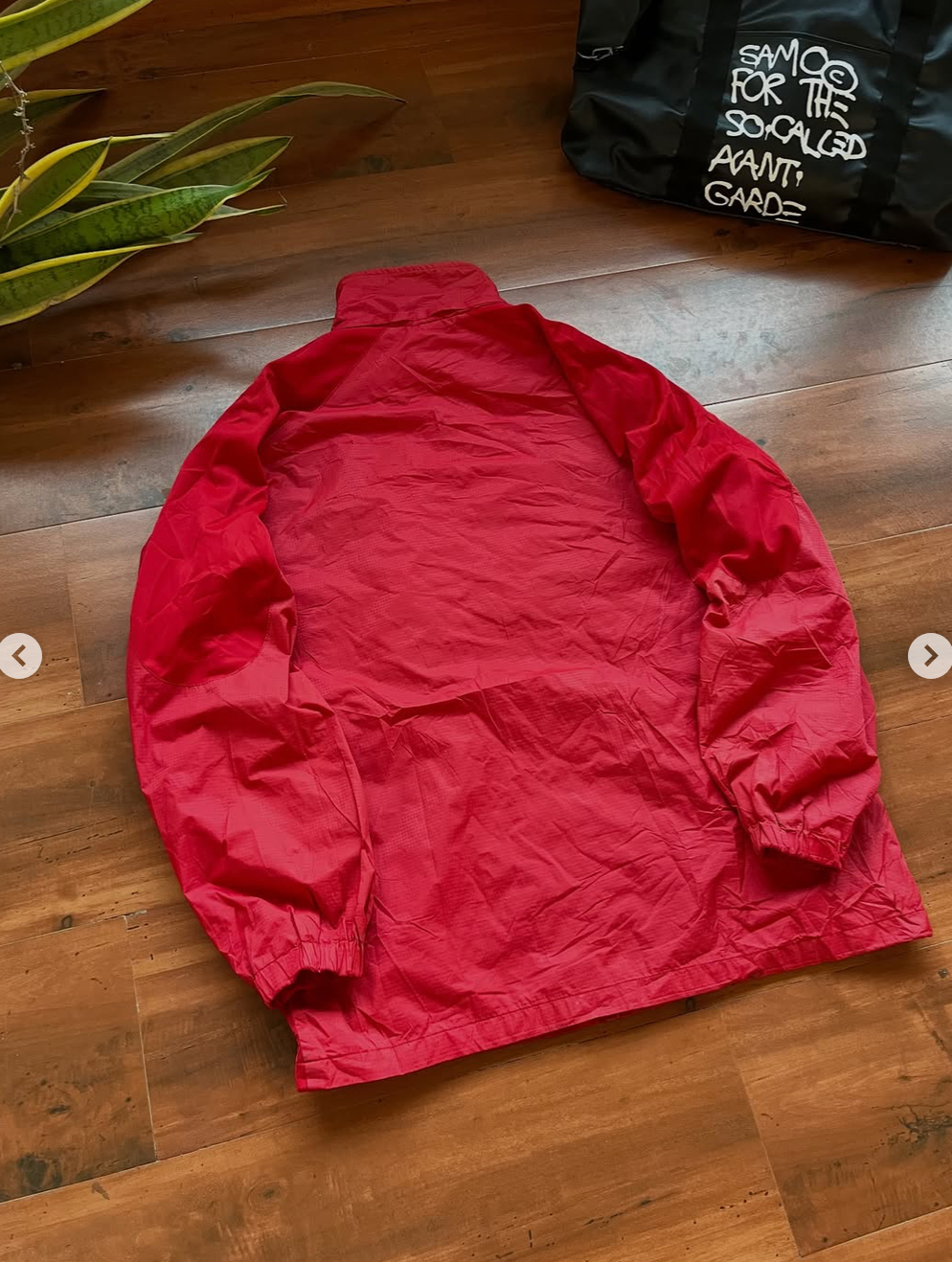 VINTAGE NIKE JACKET (RARE FIND)