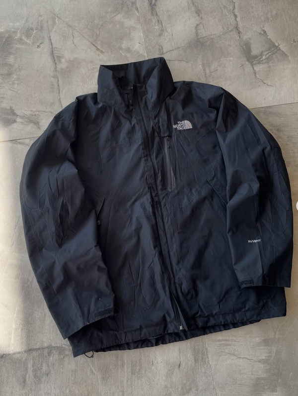 VINTAGE NORTHFACE HYVENT JACKET (RARE FIND, BEST FOR STYLING)