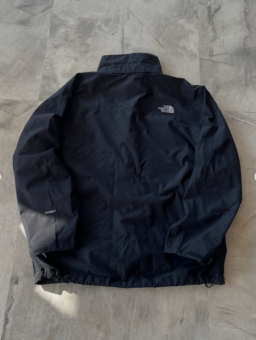 VINTAGE NORTHFACE HYVENT JACKET (RARE FIND, BEST FOR STYLING)