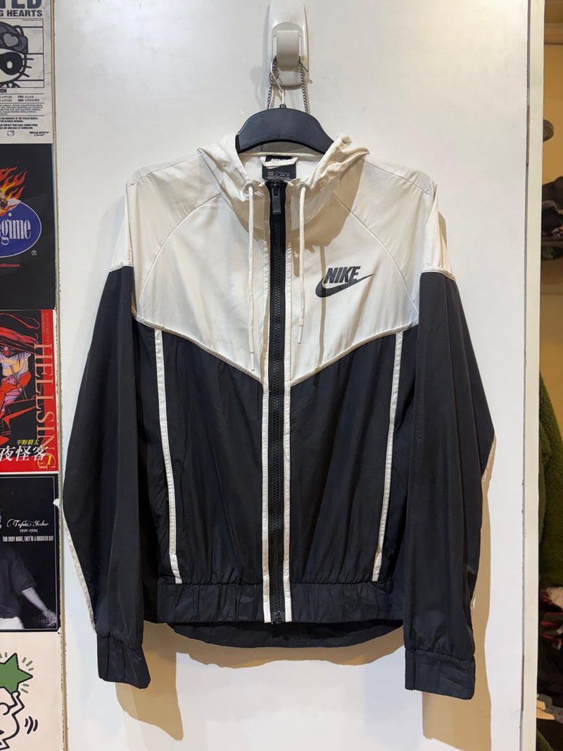 NIKE BLACK AND WHITE WIND CHEATER